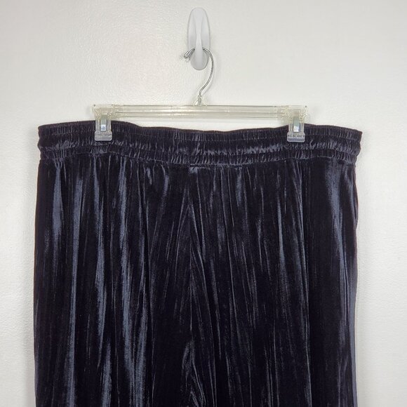 Woman Within Black Crushed Velvet Wide Leg Pull-On Cropped Pants Size 2X 26/28 - Picture 7 of 12